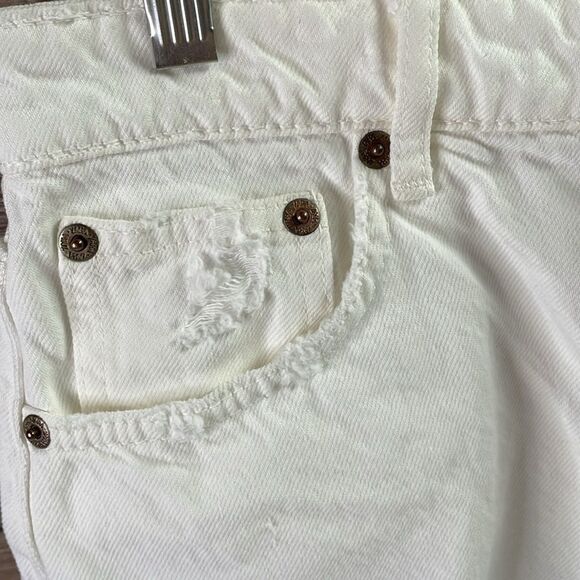 Zara Distressed White Short Bootie Jean Shorts, Size 8 - Picture 3 of 8